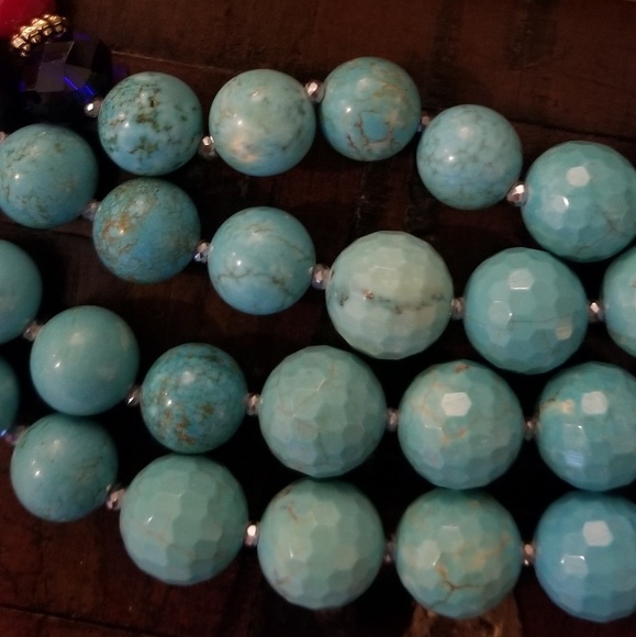 Zenzii necklace & Anne Klein earrings - Picture 6 of 7